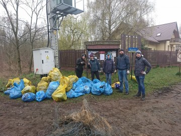 Akcja Śmiec OUT - czyli jak mieszkańcy Gminy Nowosolna wzięli sprawy sprzątania Parku Krajobrazowego Wzniesień Łódzkich w swoje ręce, źródło: Gmina Nowosolna